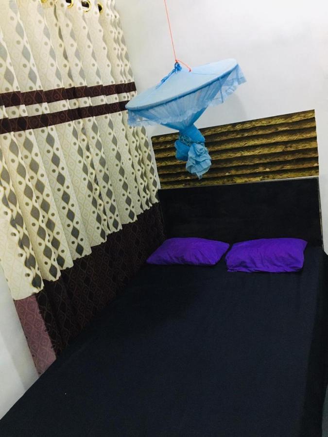 Bathiya Tourist Guest Anuradhapura Hotell Exteriör bild